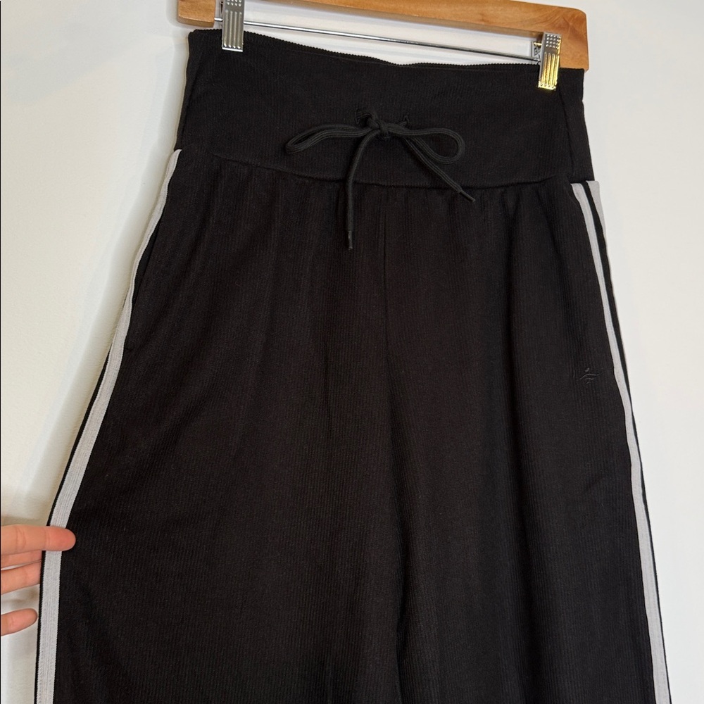 NWOT Halara ribbed high waisted wide leg lounge pants size medium black - Picture 2 of 11